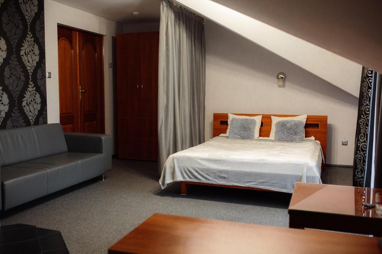 Euro Motel Lyuboml Eksteriør bilde