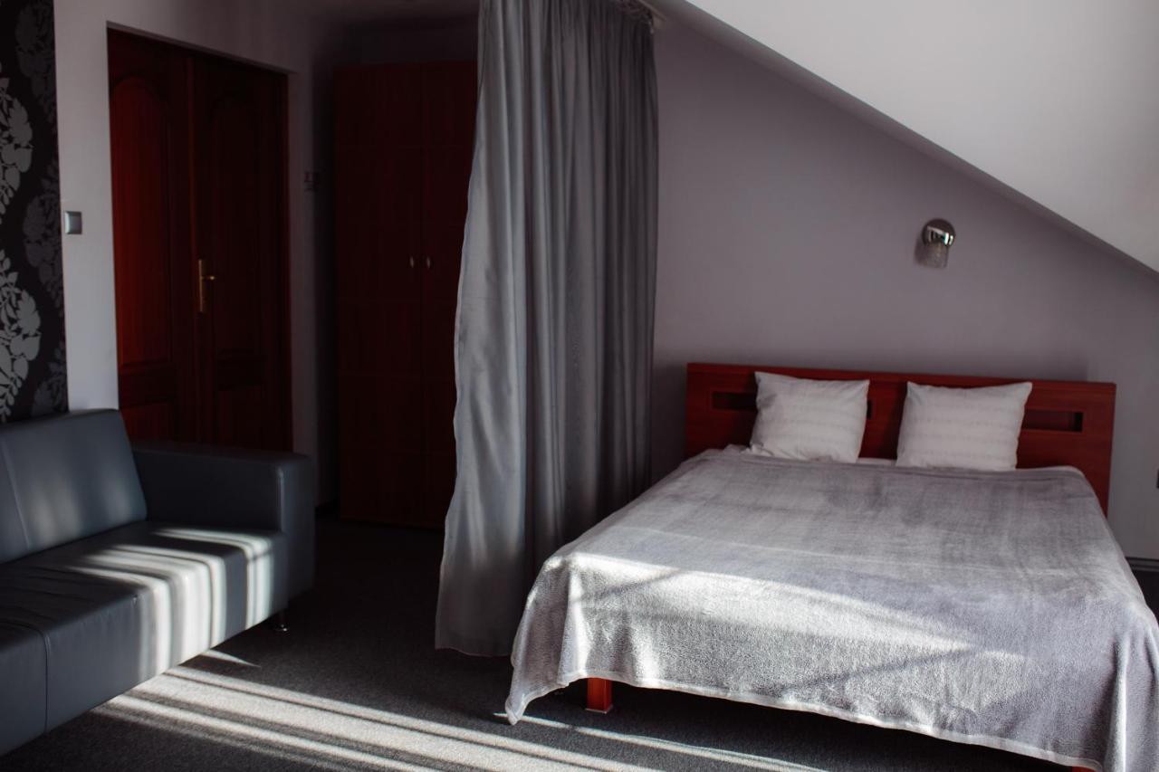 Euro Motel Lyuboml Eksteriør bilde
